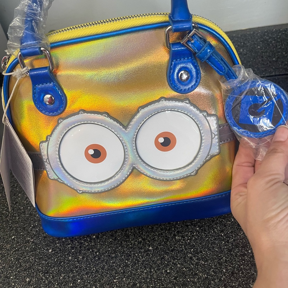 Minions hard tag loungefly